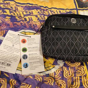 bg by baggallini Oakland Crossbody Bag